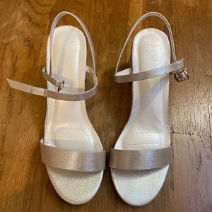 *Brand New* - Never Worn David’s Bridal Heels Blush/Rose Gold - Size 8